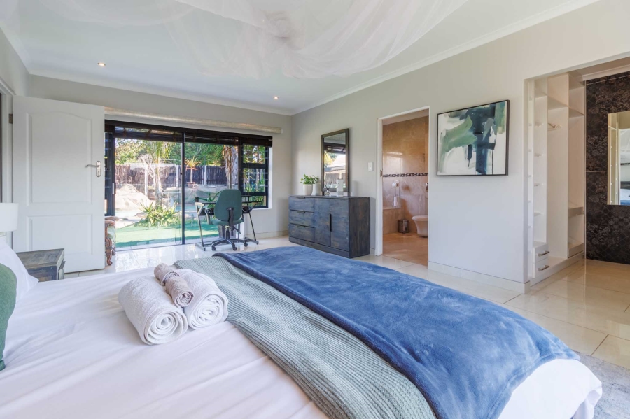 4 Bedroom Property for Sale in Flamingo Vlei Western Cape